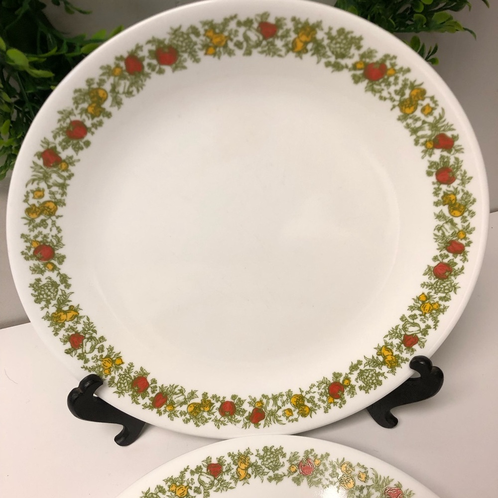 COPY - Corelle “Spice of Life” VTG 8.5” Salad Plates in Excellent Condition Set…